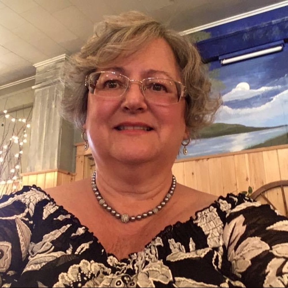 Meet your Posher, Leeann